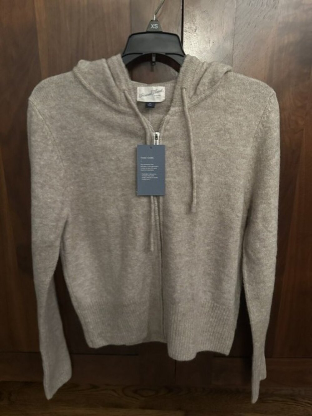 Universal Thread Sweater with hood XS